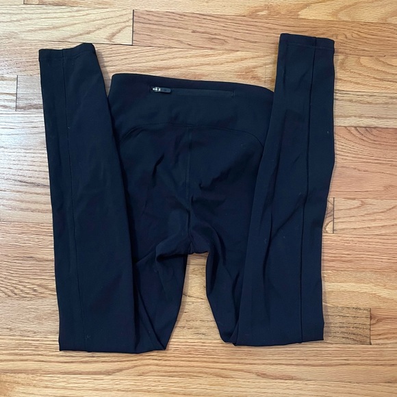 Lululemon Black Leggings 28” Length Size 4 With Pockets and Reflective Parts - Picture 2 of 9